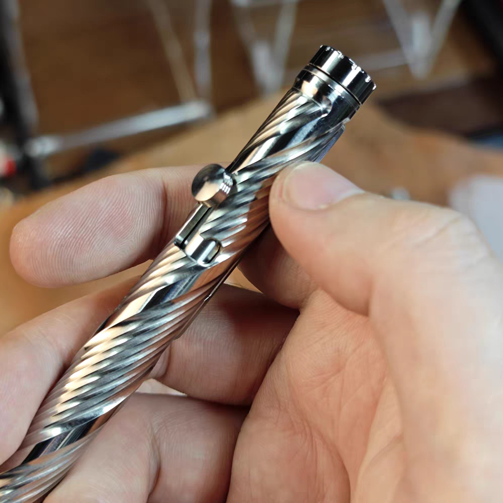 EDC Titanium Pen with Ball Bea - Edc Everyday Carry Gear บทวิจารณ์และราคา